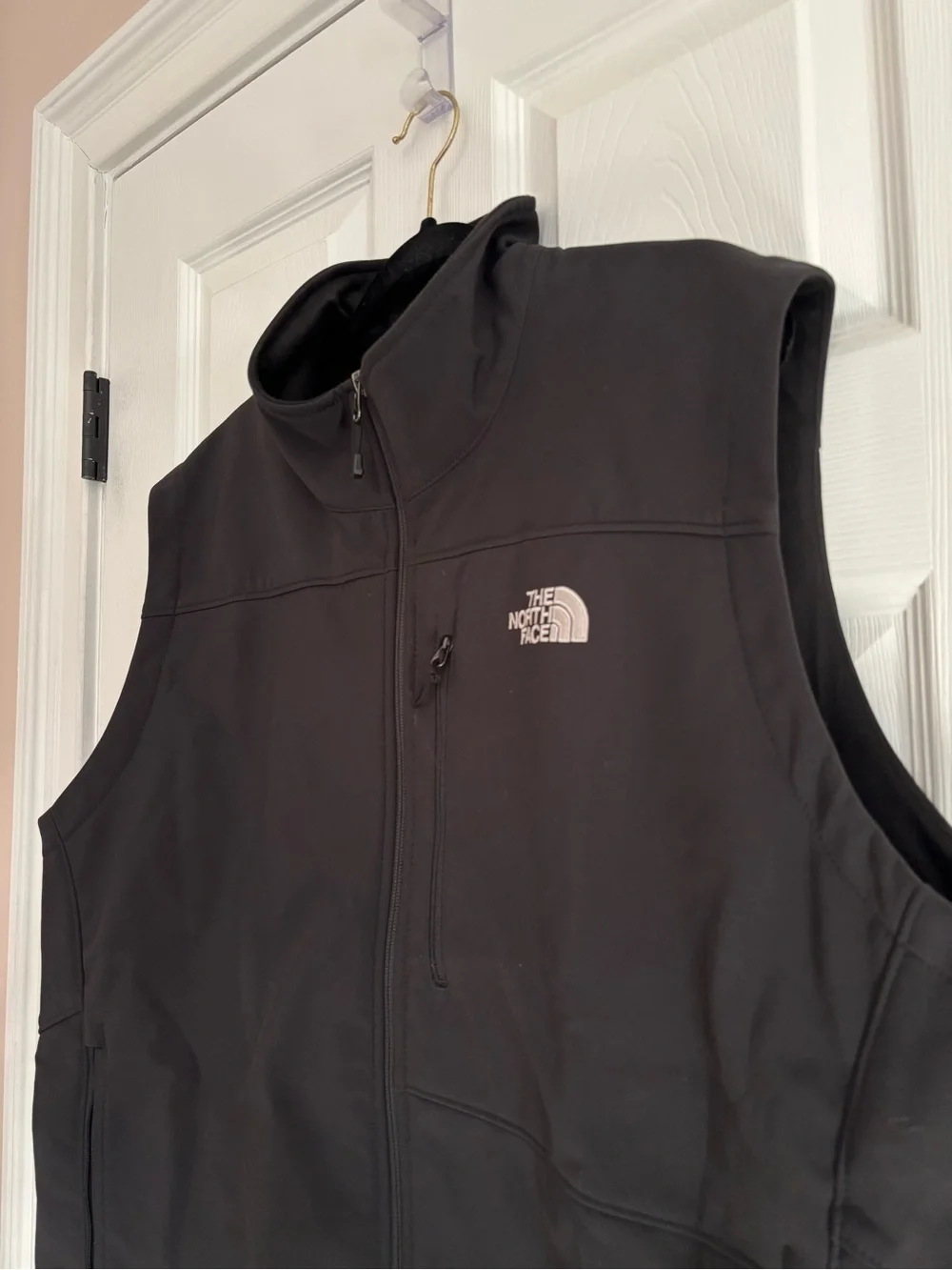The North Face Men’s Black Softshell Vest